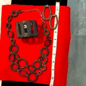 Modern Distressed Multi-Circle Statement Necklace with Matching Earrings